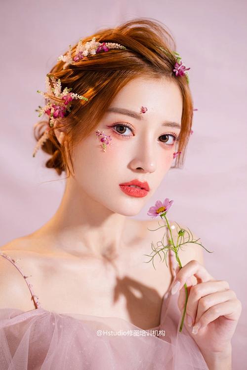 贺炼修图培训的化妆造型作品《妆》